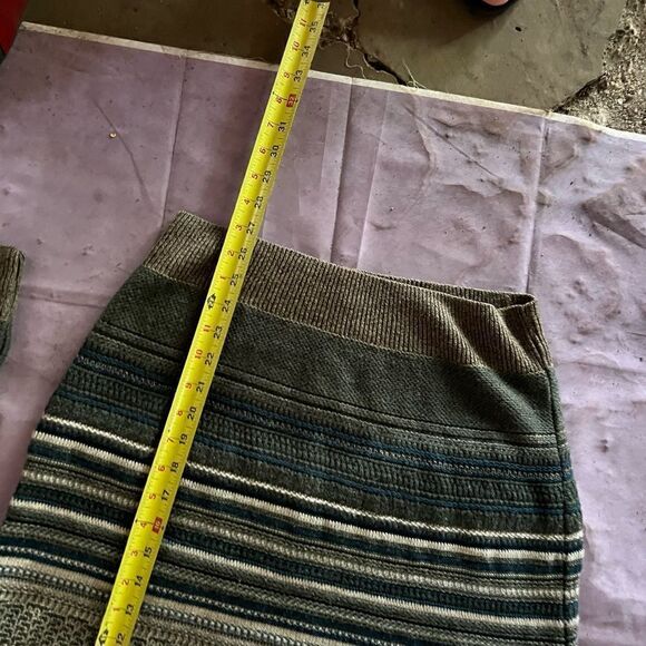 Vintage Sweater - Picture 10 of 10